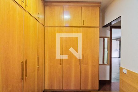 Casa à venda com 600m², 5 quartos e 7 vagas Casa à venda com 600m², 5 quartos e 7 vagasQuarto de hospedes