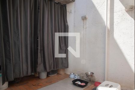 Casa à venda com 120m², 2 quartos e 1 vagaQuintal