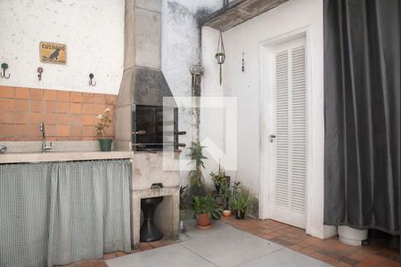 Casa à venda com 120m², 2 quartos e 1 vagaQuintal