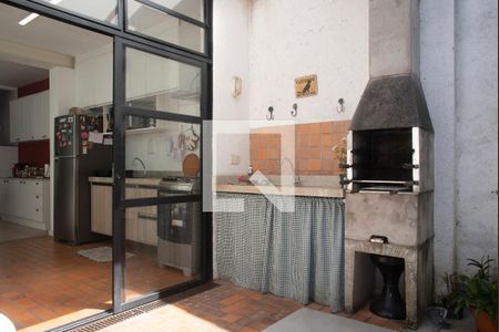 Casa à venda com 120m², 2 quartos e 1 vagaQuintal