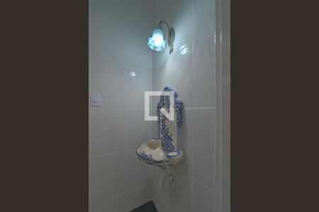 Casa para alugar com 205m², 3 quartos e 3 vagas Casa para alugar com 205m², 3 quartos e 3 vagasBanheiro Social