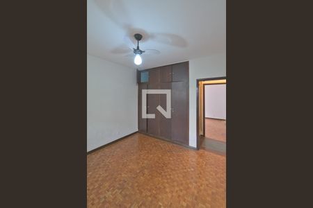 Casa para alugar com 205m², 3 quartos e 3 vagas Casa para alugar com 205m², 3 quartos e 3 vagasQuarto 2