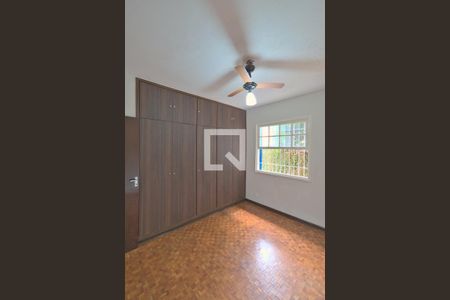 Casa para alugar com 205m², 3 quartos e 3 vagas Casa para alugar com 205m², 3 quartos e 3 vagasQuarto 1