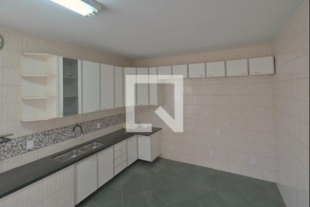 Casa para alugar com 205m², 3 quartos e 3 vagas Casa para alugar com 205m², 3 quartos e 3 vagasCozinha