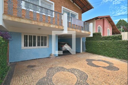 Casa para alugar com 205m², 3 quartos e 3 vagas Casa para alugar com 205m², 3 quartos e 3 vagasGaragem e fachada