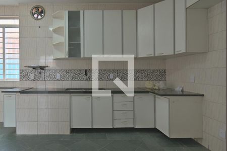 Casa para alugar com 205m², 3 quartos e 3 vagas Casa para alugar com 205m², 3 quartos e 3 vagasCozinha