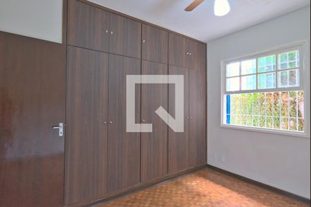 Casa para alugar com 205m², 3 quartos e 3 vagas Casa para alugar com 205m², 3 quartos e 3 vagasQuarto 1