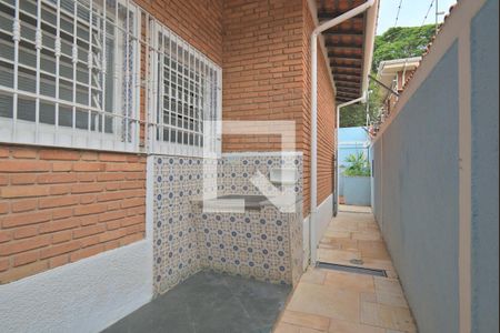 Casa para alugar com 205m², 3 quartos e 3 vagas Casa para alugar com 205m², 3 quartos e 3 vagasÁrea de Serviço 2 - Lateral