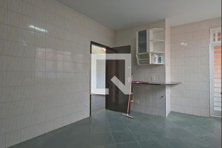 Casa para alugar com 205m², 3 quartos e 3 vagas Casa para alugar com 205m², 3 quartos e 3 vagasCozinha