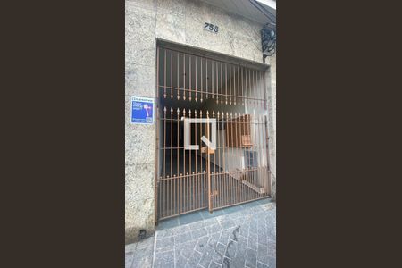 Casa para alugar com 2 quartos, 180m² em Vila Liviero, São Paulo