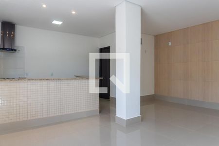 Sala de casa de condomínio para alugar com 2 quartos, 80m² em Setor Habitacional Arniqueira (águas Claras), Brasília