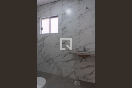 Casa de condomínio para alugar com 80m², 2 quartos e 2 vagas Casa de condomínio para alugar com 80m², 2 quartos e 2 vagasBanheiro da Suíte 2