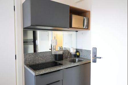 Sala/Cozinha de kitnet/studio para alugar com 1 quarto, 30m² em Vila Nova Conceição, São Paulo