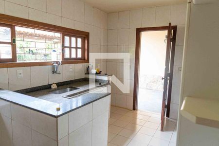 Casa à venda com 174m², 3 quartos e 5 vagas Casa à venda com 174m², 3 quartos e 5 vagasCozinha