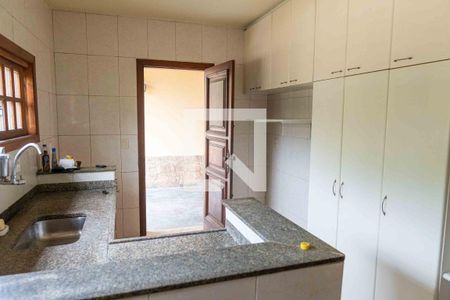 Casa à venda com 174m², 3 quartos e 5 vagas Casa à venda com 174m², 3 quartos e 5 vagasCozinha