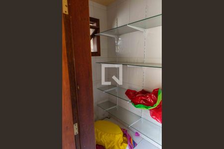 Casa à venda com 174m², 3 quartos e 5 vagas Casa à venda com 174m², 3 quartos e 5 vagasDespensa 2