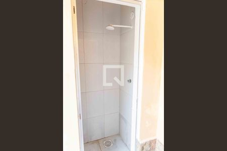 Casa à venda com 174m², 3 quartos e 5 vagas Casa à venda com 174m², 3 quartos e 5 vagasBanheiro de Serviço