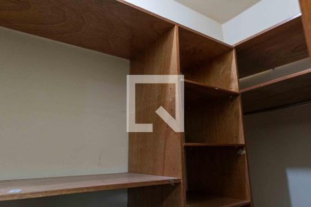 Casa à venda com 174m², 3 quartos e 5 vagas Casa à venda com 174m², 3 quartos e 5 vagasCloset da Suíte 2