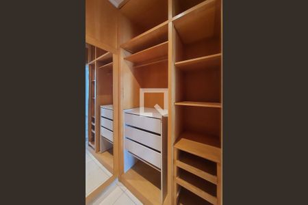 Apartamento para alugar com 120m², 3 quartos e 2 vagasCloset da suíte
