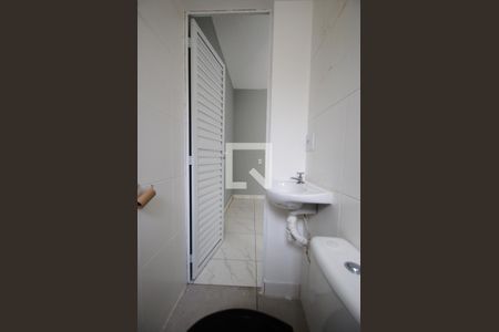 Banheiro de kitnet/studio para alugar com 1 quarto, 20m² em Liberdade, São Paulo