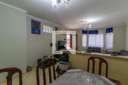 Casa à venda com 270m², 5 quartos e 4 vagas Casa à venda com 270m², 5 quartos e 4 vagasSala
