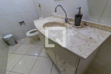 Casa à venda com 270m², 5 quartos e 4 vagas Casa à venda com 270m², 5 quartos e 4 vagasBanheiro