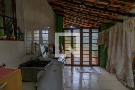 Casa à venda com 270m², 5 quartos e 4 vagas Casa à venda com 270m², 5 quartos e 4 vagasÁrea de Serviço