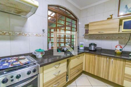 Casa à venda com 270m², 5 quartos e 4 vagas Casa à venda com 270m², 5 quartos e 4 vagasCozinha