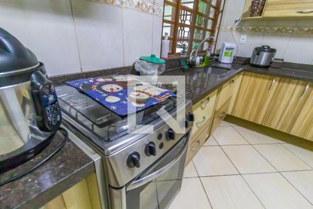 Casa à venda com 270m², 5 quartos e 4 vagas Casa à venda com 270m², 5 quartos e 4 vagasCozinha