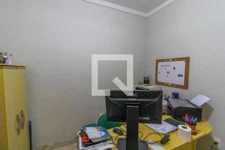 Casa à venda com 270m², 5 quartos e 4 vagas Casa à venda com 270m², 5 quartos e 4 vagasEscritório