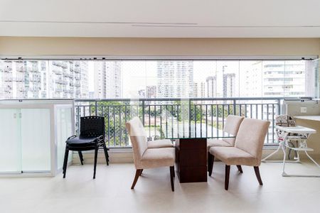 Apartamento à venda com 106m², 3 quartos e 2 vagasVaranda