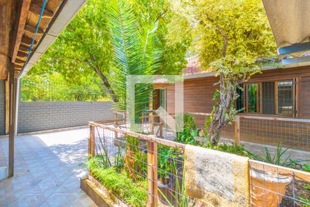 Casa à venda com 183m², 4 quartos e 4 vagas Casa à venda com 183m², 4 quartos e 4 vagasQuintal