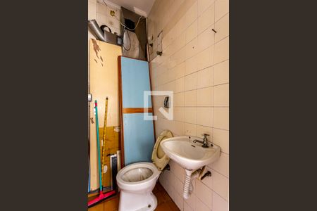 Apartamento à venda com 210m², 3 quartos e 2 vagasBanheiro de Serviço