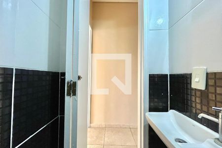 Lavabo de casa para alugar com 4 quartos, 180m² em Conjunto Residencial Jardim Canaã, São Paulo