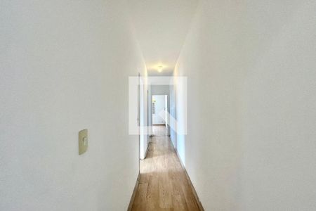 Corredor de casa para alugar com 4 quartos, 180m² em Conjunto Residencial Jardim Canaã, São Paulo