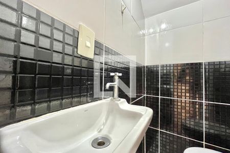 Lavabo de casa para alugar com 4 quartos, 180m² em Conjunto Residencial Jardim Canaã, São Paulo