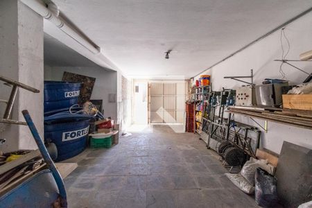 Casa à venda com 180m², 3 quartos e 6 vagasQuarto de Serviço