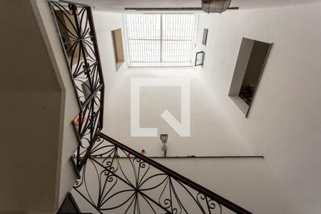 Casa à venda com 400m², 5 quartos e 4 vagasEscadas 2