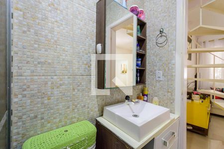 Banheiro de casa à venda com 2 quartos, 94m² em Campo Novo, Porto Alegre