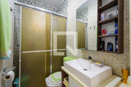 Banheiro de casa à venda com 2 quartos, 94m² em Campo Novo, Porto Alegre