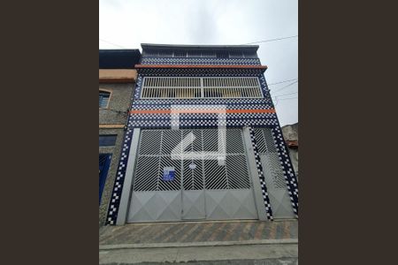 Casa à venda com 400m², 4 quartos e sem vaga Casa à venda com 400m², 4 quartos e sem vagaFachada do Imóvel com a Plaquinha Instalada