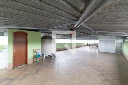 Casa à venda com 400m², 4 quartos e sem vaga Casa à venda com 400m², 4 quartos e sem vagaTerraço