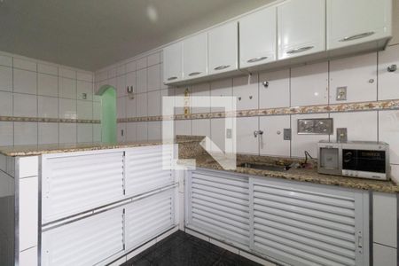 Casa à venda com 400m², 4 quartos e sem vaga Casa à venda com 400m², 4 quartos e sem vagaCozinha