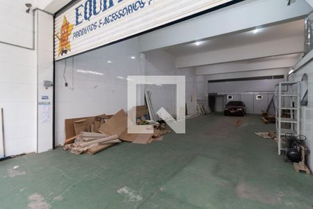 Casa à venda com 400m², 4 quartos e sem vaga Casa à venda com 400m², 4 quartos e sem vagaGaragem