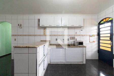 Casa à venda com 400m², 4 quartos e sem vaga Casa à venda com 400m², 4 quartos e sem vagaCozinha