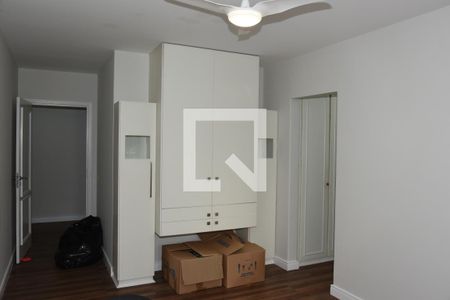 Apartamento à venda com 305m², 4 quartos e 4 vagas Apartamento à venda com 305m², 4 quartos e 4 vagasSuíte 3