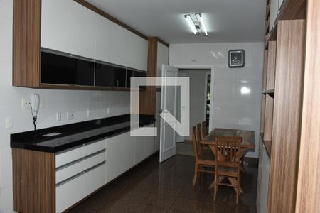 Apartamento à venda com 305m², 4 quartos e 4 vagas Apartamento à venda com 305m², 4 quartos e 4 vagasCozinha