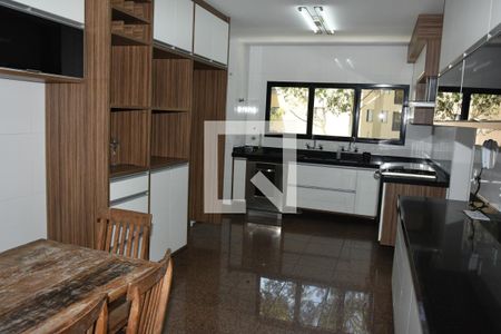 Apartamento à venda com 305m², 4 quartos e 4 vagas Apartamento à venda com 305m², 4 quartos e 4 vagasCozinha