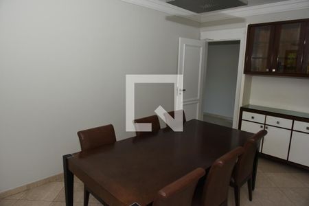 Apartamento à venda com 305m², 4 quartos e 4 vagas Apartamento à venda com 305m², 4 quartos e 4 vagasSala de Jantar