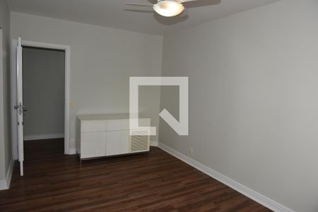 Apartamento à venda com 305m², 4 quartos e 4 vagas Apartamento à venda com 305m², 4 quartos e 4 vagasSuíte 2